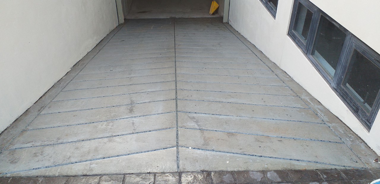 Cắt rãnh ramp dốc chống trượt bình dương giá rẻ